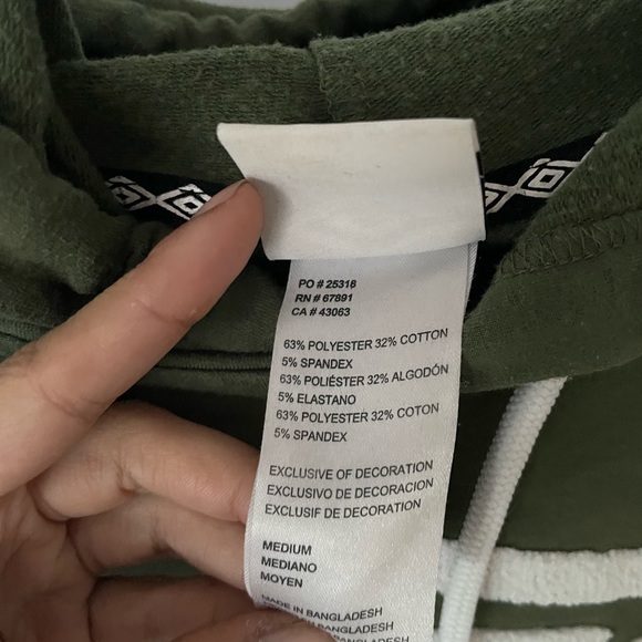 Umbro sleeveless athletic sweater - Picture 2 of 4